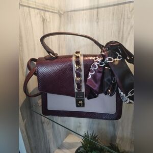 Aldo Burgundy Faux Leather Bag Used Good Condition 8"H * 10.5W